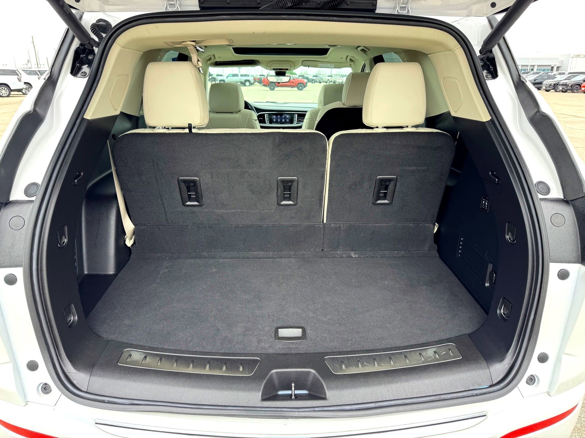 Used 2024 Buick Enclave Avenir w/ Avenir Technology Package image 8