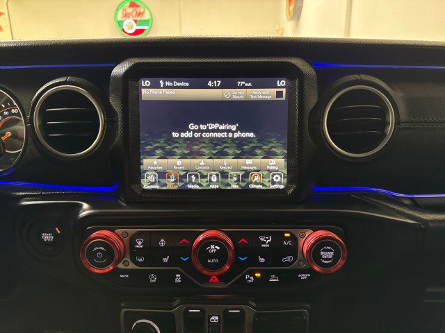 Used 2020 Jeep Gladiator Overland image 23