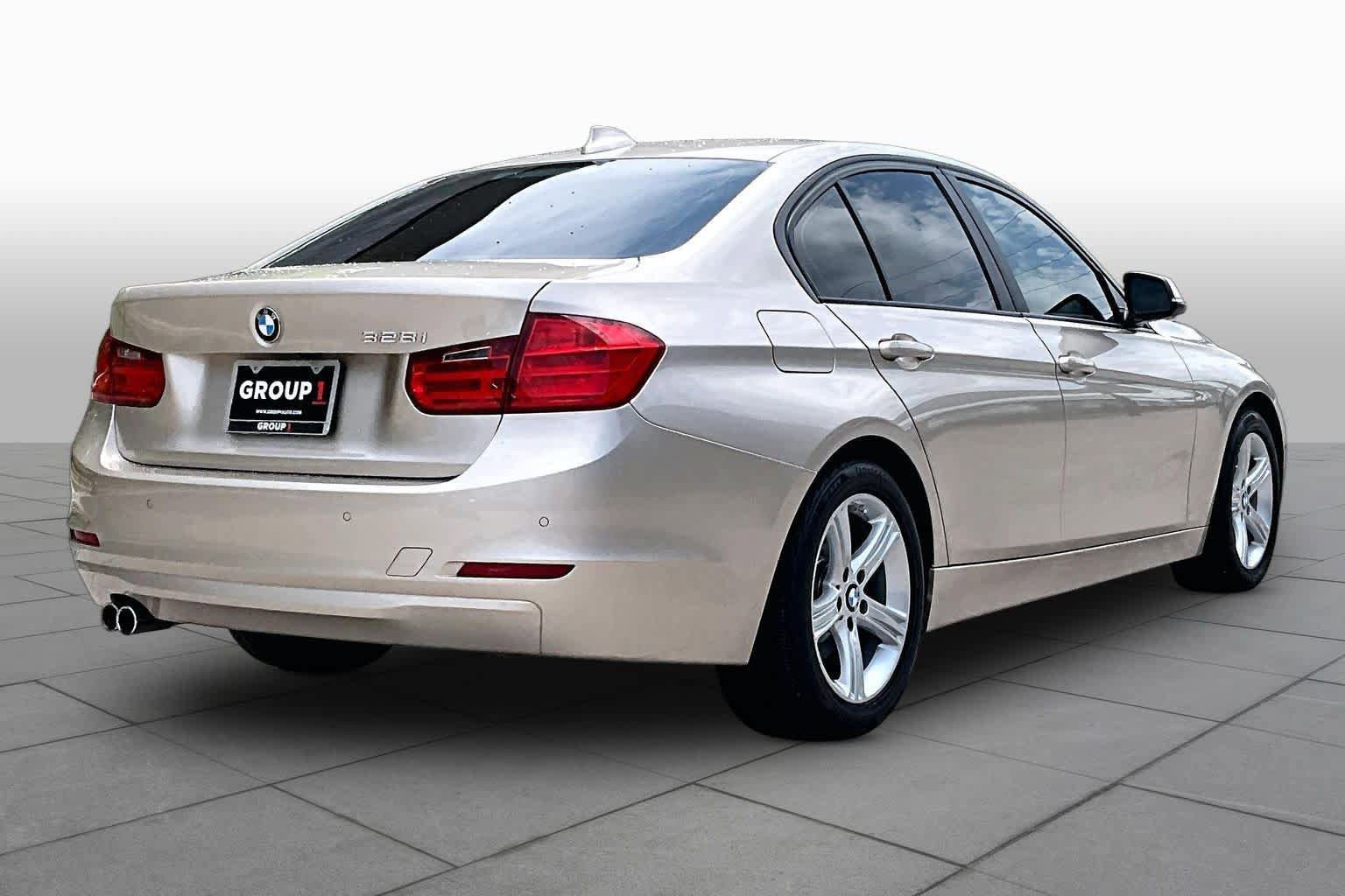 Used 2013 BMW 328i Sedan RWD image 13