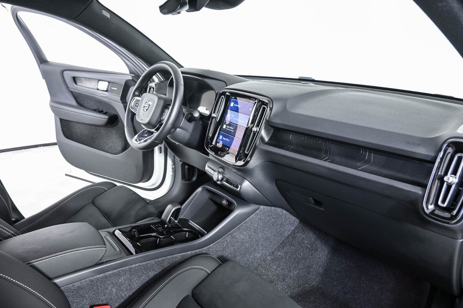Certified 2024 Volvo C40 Recharge Ultimate AWD/4WD image 25