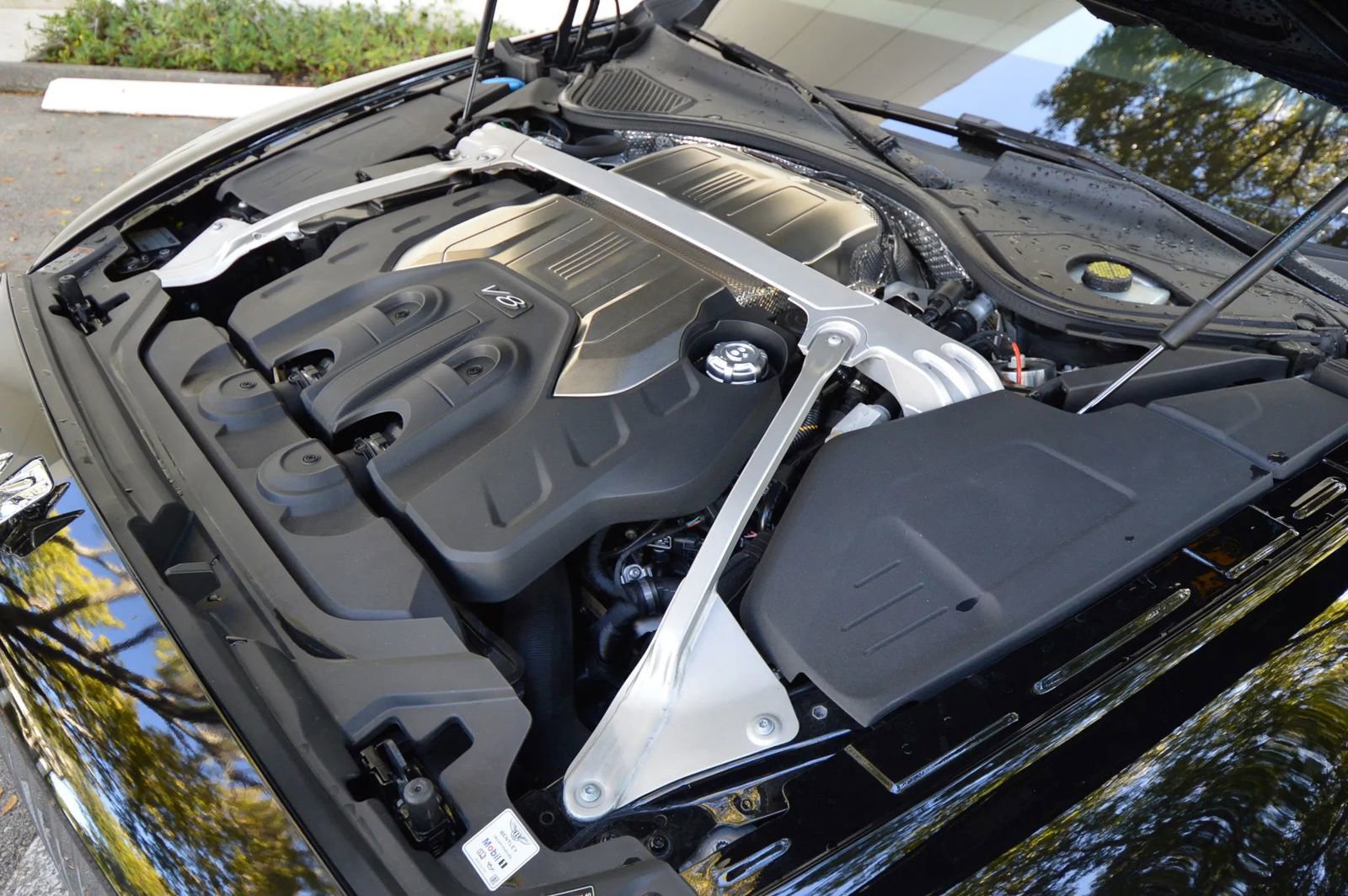 Used 2022 Bentley Flying Spur V8 image 77