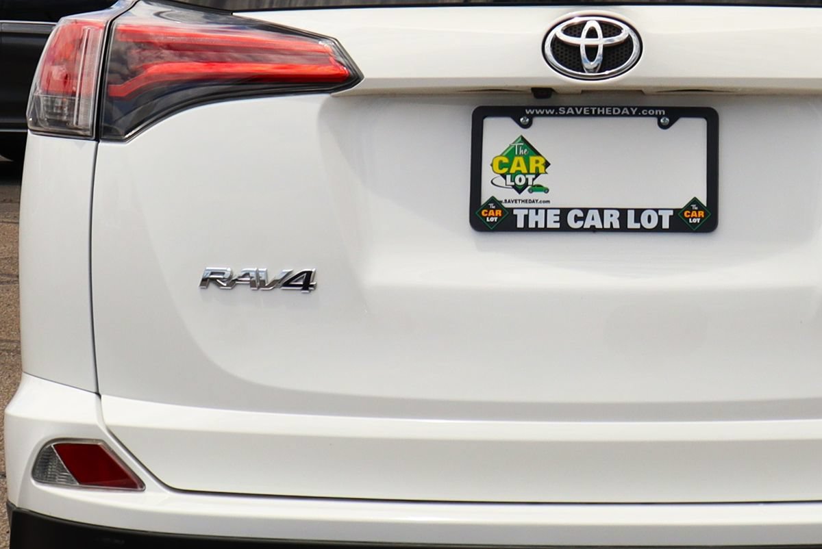 Used 2018 Toyota RAV4 LE w/ All Weather Liner Package FWD image 19