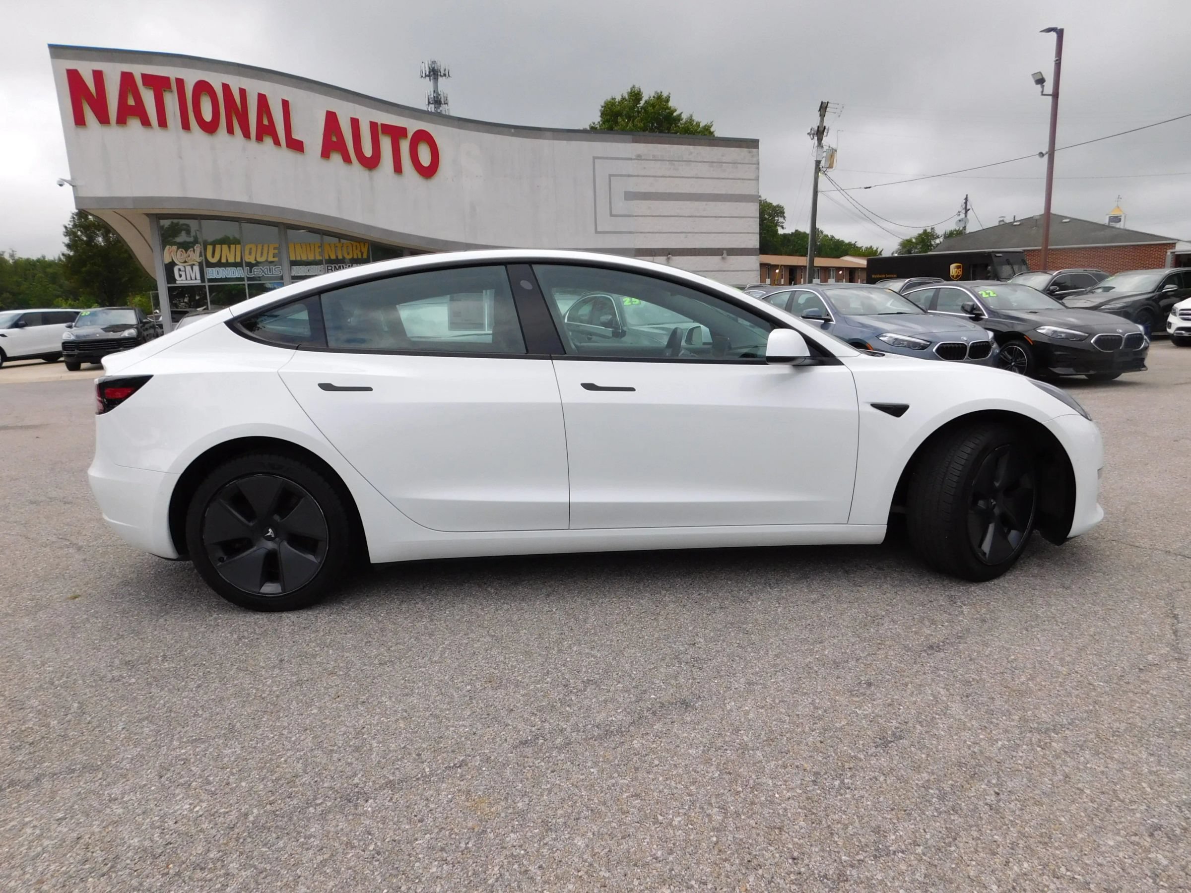 Used 2022 Tesla Model 3 Long Range AWD/4WD image 4