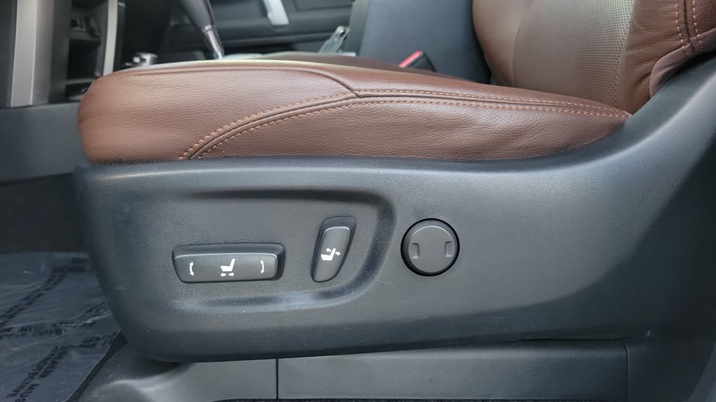 Certified 2024 Toyota 4Runner Limited AWD/4WD image 16