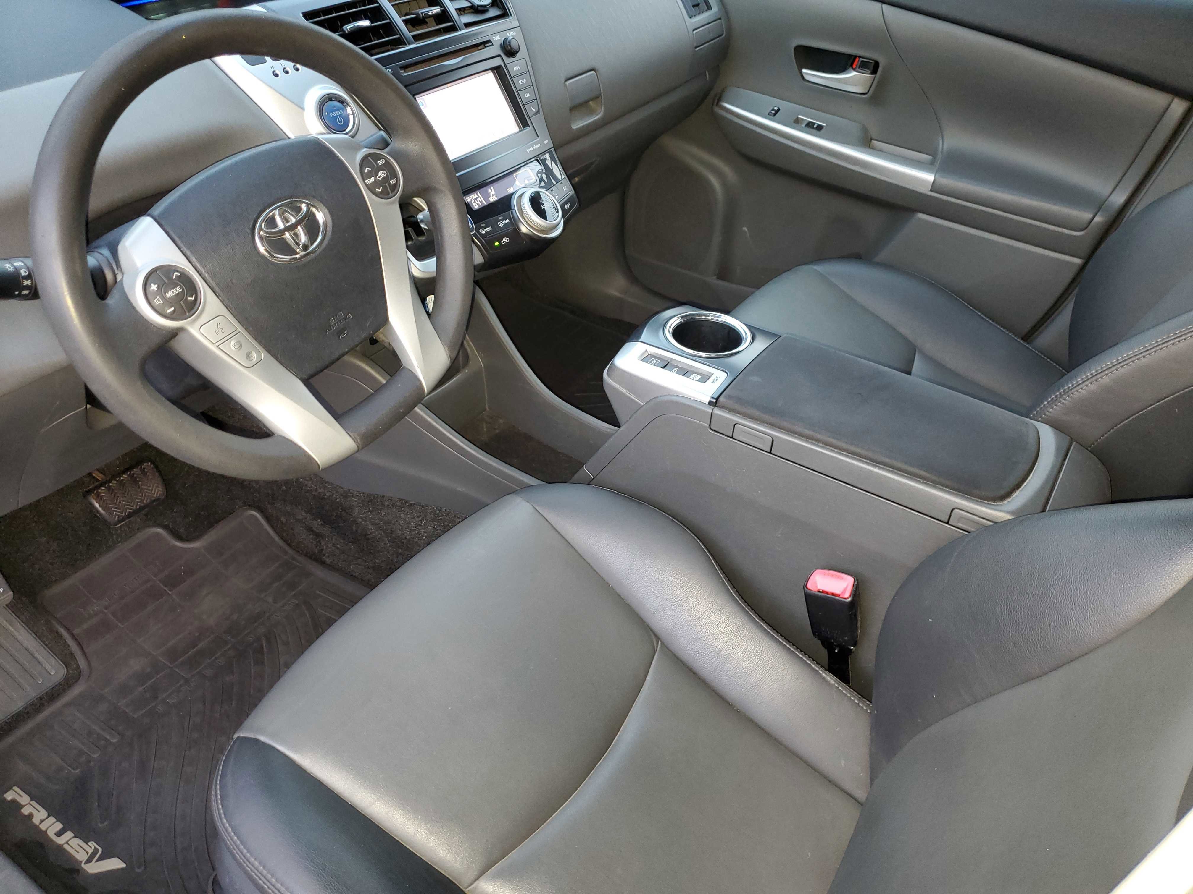 Used 2012 Toyota Prius V Five FWD image 9