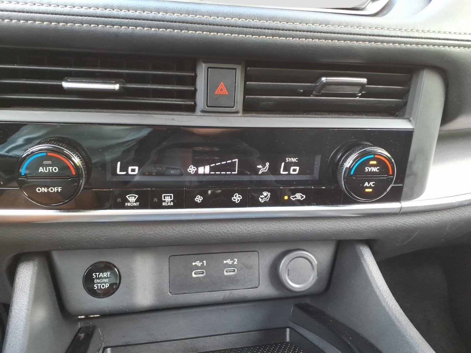 Used 2025 Nissan Rogue SV AWD/4WD image 19