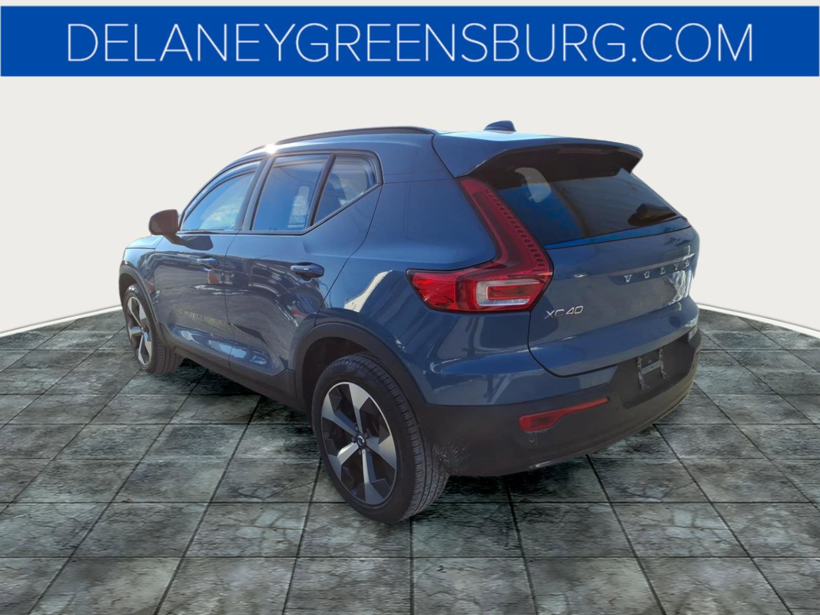 Certified 2023 Volvo XC40 B5 Plus w/ Driver Assist Package image 5
