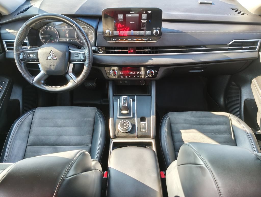 Used 2023 Mitsubishi Outlander SE AWD/4WD image 7