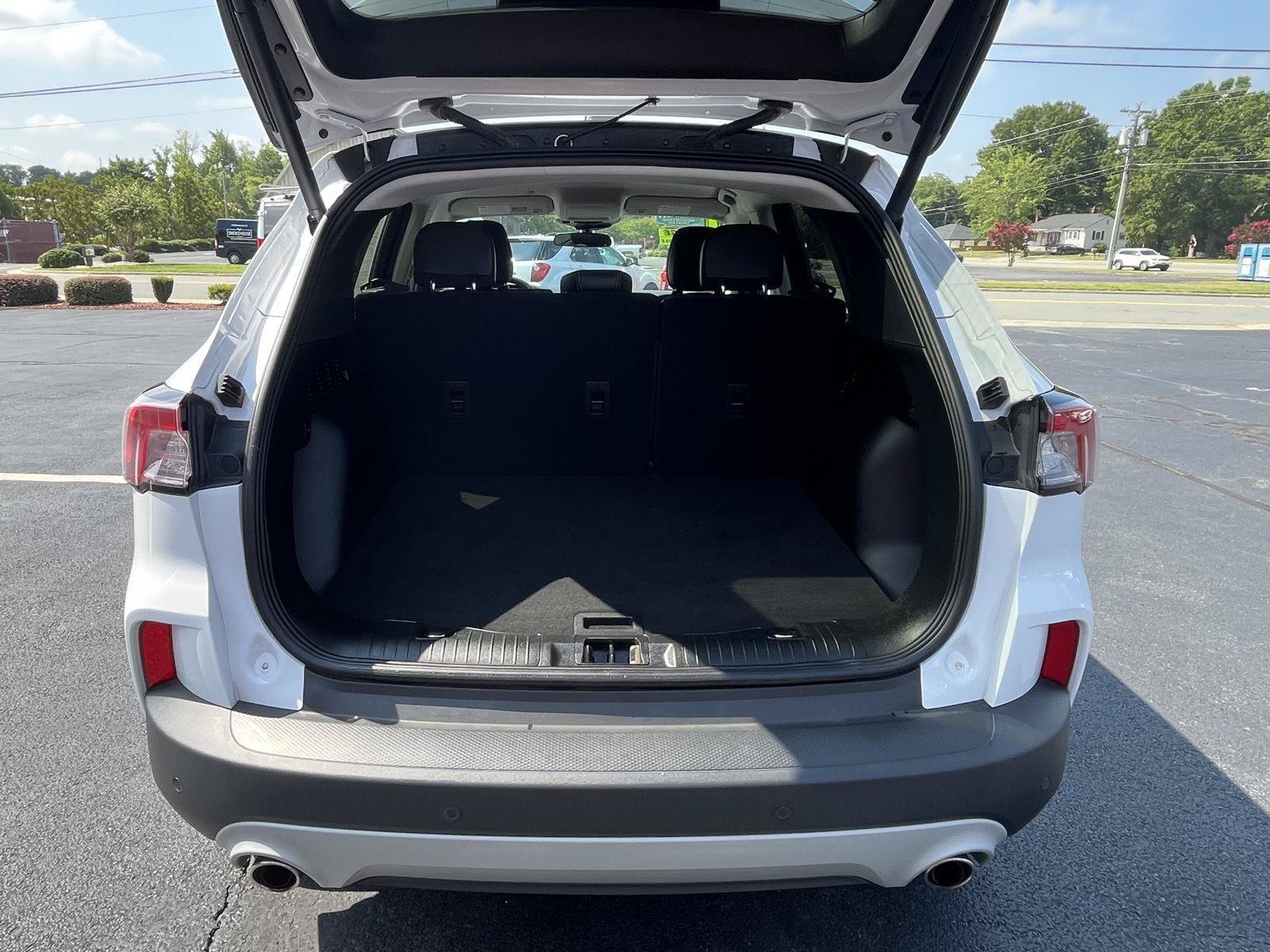 Used 2021 Ford Escape SEL w/ Technology Package FWD image 21