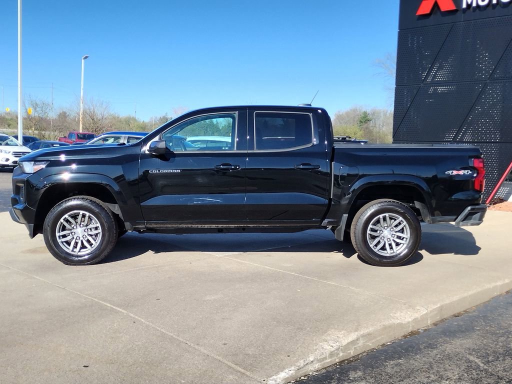 Used 2024 Chevrolet Colorado LT w/ LT Convenience Package AWD/4WD image 19