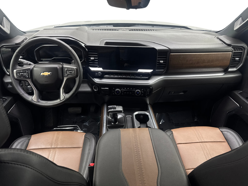Used 2023 Chevrolet Silverado 1500 High Country w/ Technology Package AWD/4WD image 54