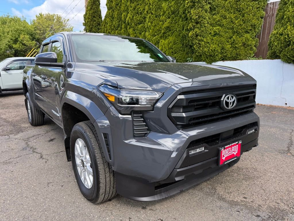 Used 2025 Toyota Tacoma SR5 AWD/4WD image 2