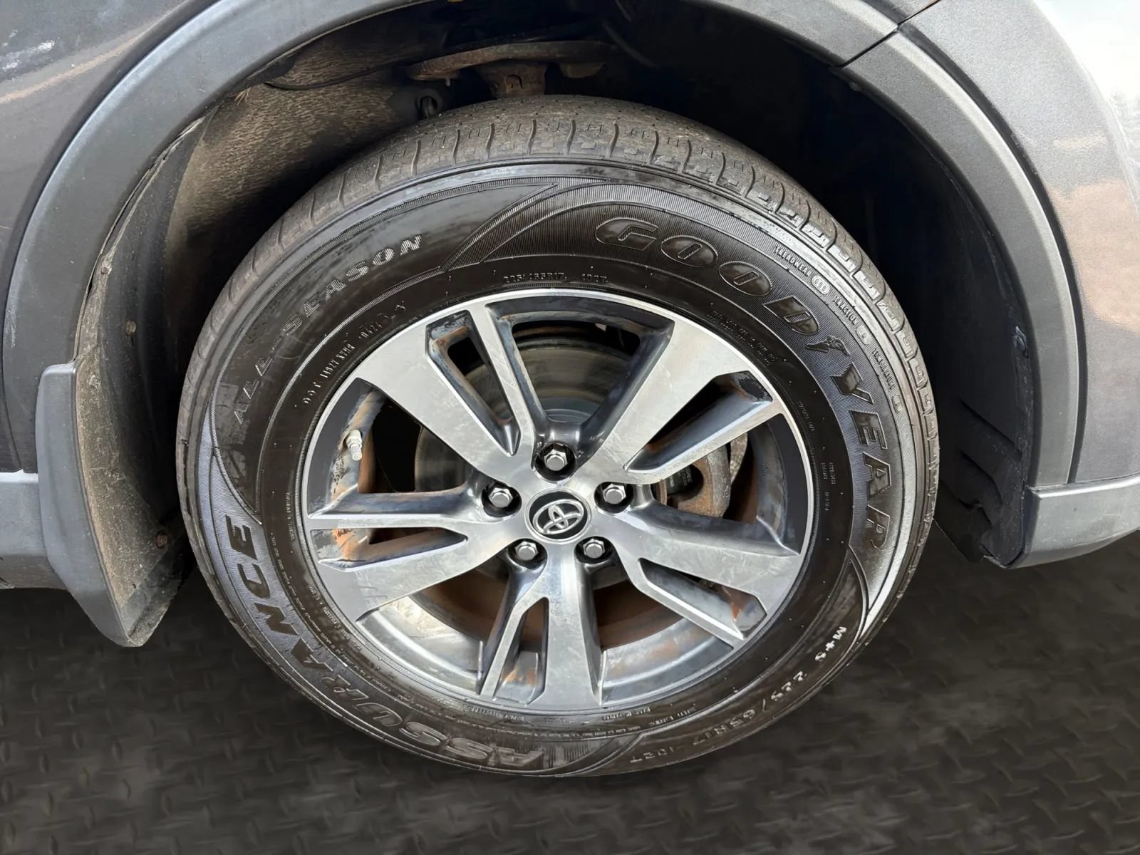 Used 2018 Toyota RAV4 XLE AWD/4WD image 38