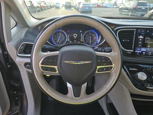 Used 2021 Chrysler Pacifica Limited w/ Premium & Safety Sphere Group image 11
