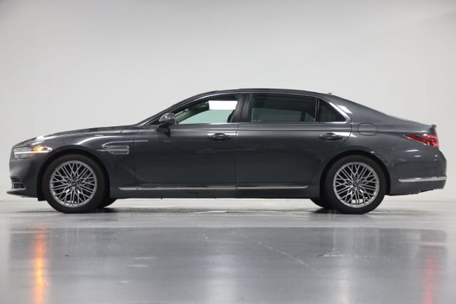 Used 2021 Genesis G90 3.3T Premium RWD image 11