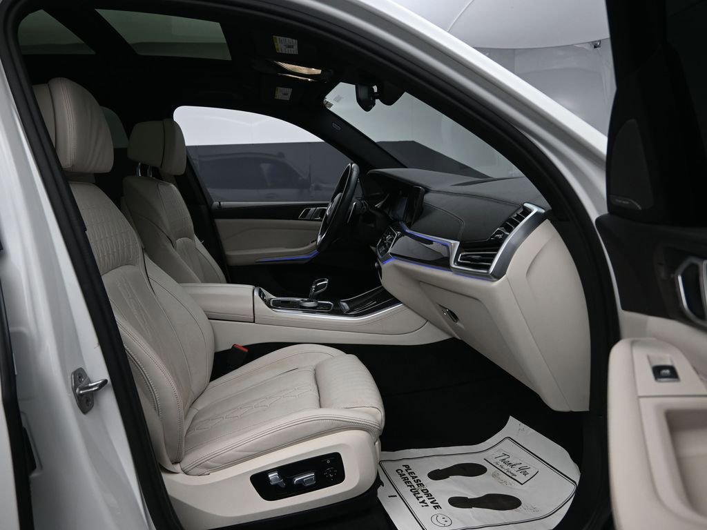 Used 2023 BMW X5 M50i w/ Executive Package image 31