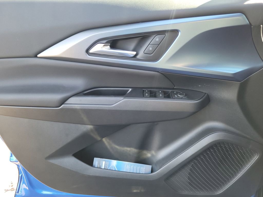 New 2026 Chevrolet Equinox EV LT image 21