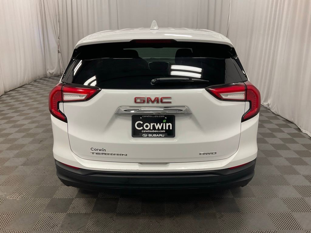 Used 2024 GMC Terrain SLE image 5