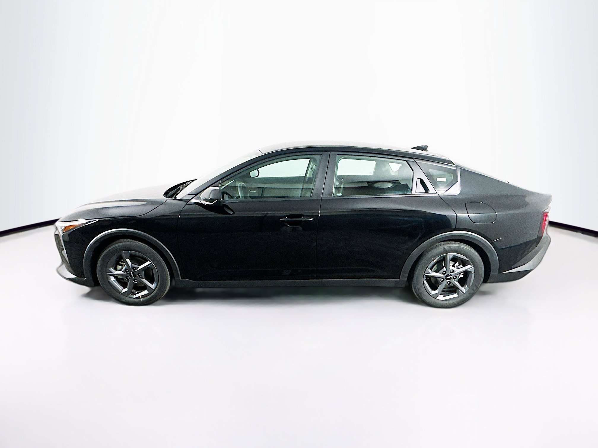 Used 2025 Kia K4 LXS image 4