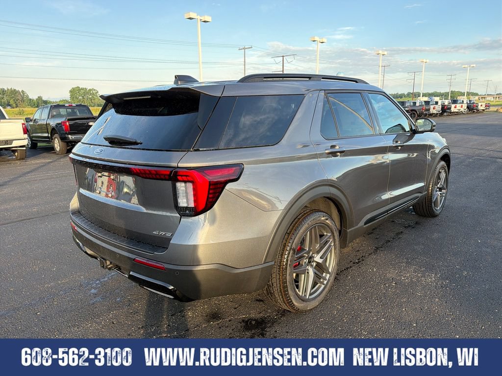 New 2026 Ford Explorer ST-Line w/ ST-Line Street Pack AWD/4WD image 5