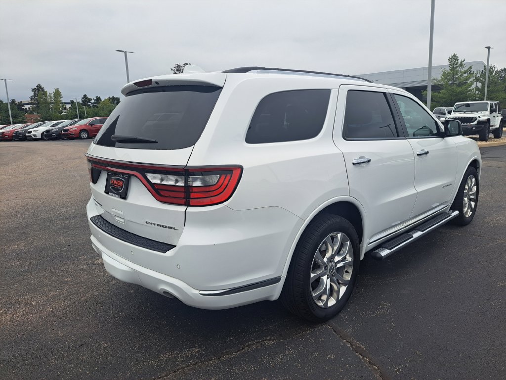 Used 2016 Dodge Durango Citadel w/ Premium Entertainment Group AWD/4WD image 3