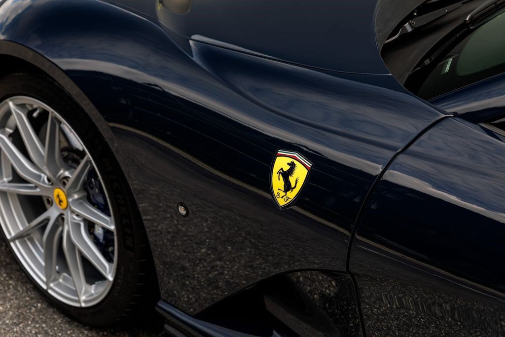 Used 2022 Ferrari 812 GTS RWD image 17