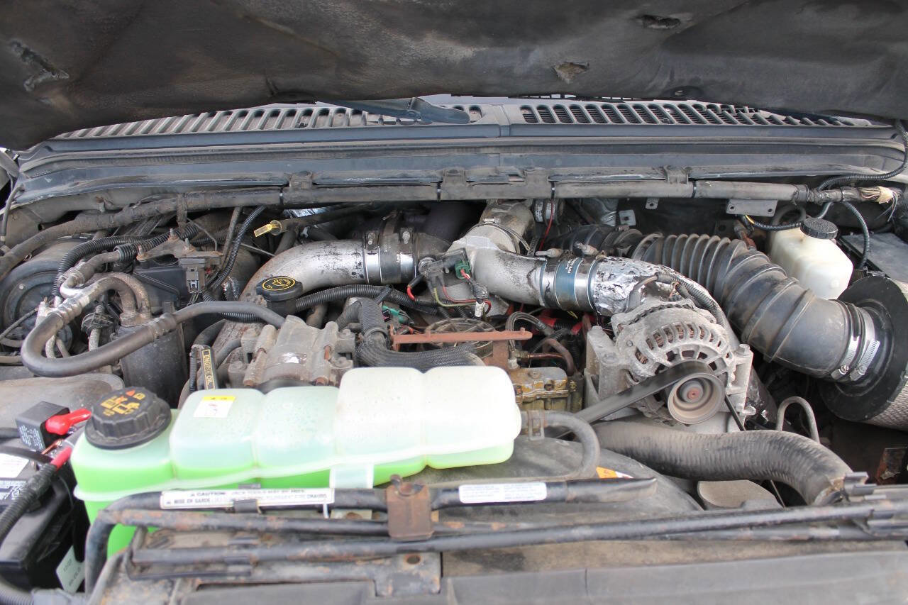 Used 2001 Ford Excursion XLT image 17