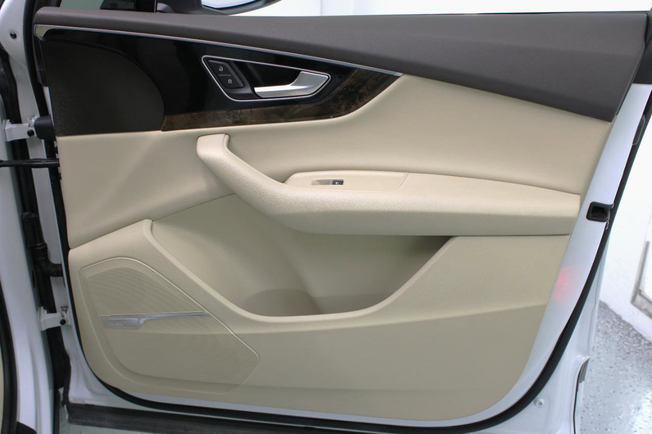 Used 2017 Audi Q7 3.0T Prestige w/ Prestige Package image 54