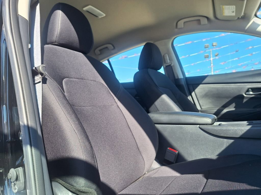 Certified 2025 Nissan Sentra S image 28