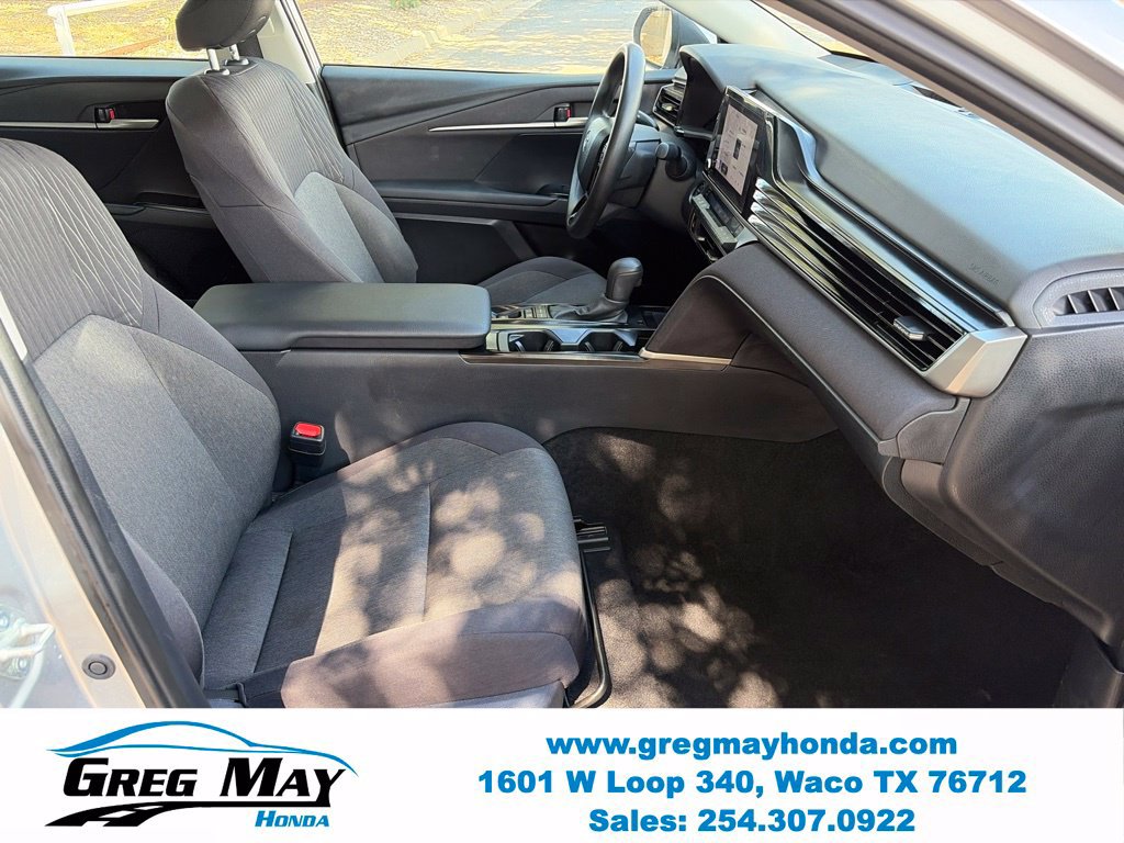 Used 2025 Toyota Camry LE FWD image 13