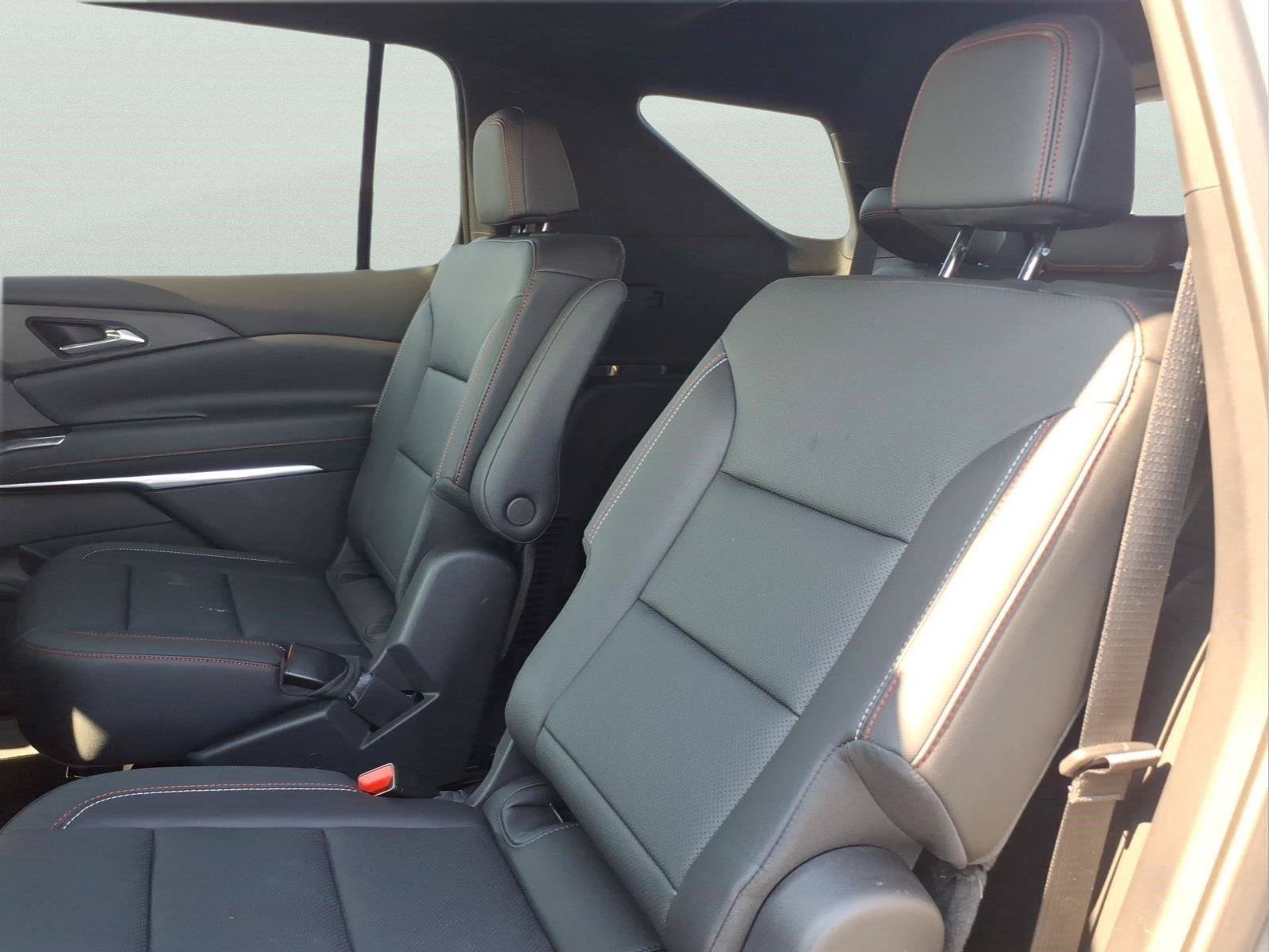 Used 2025 Chevrolet Traverse Z71 w/ Driver Confidence Package AWD/4WD image 12