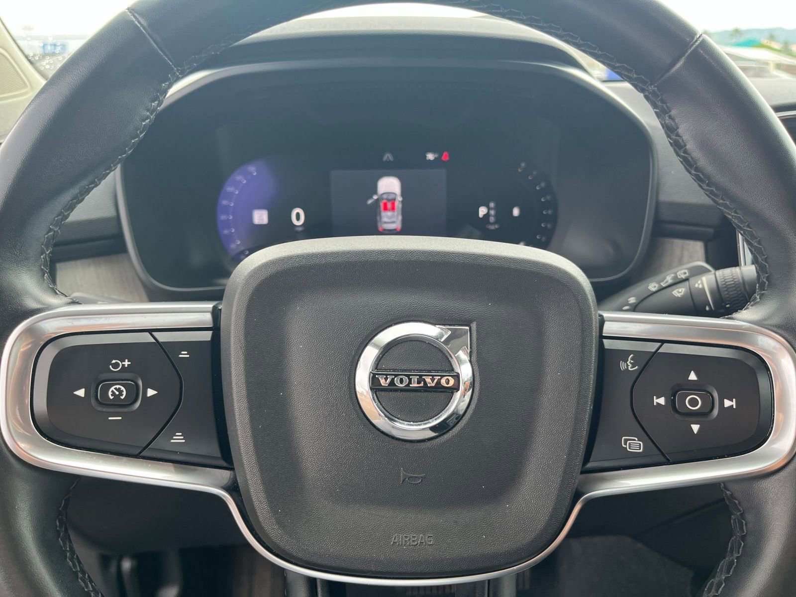 Used 2024 Volvo XC40 B5 Core AWD/4WD image 29