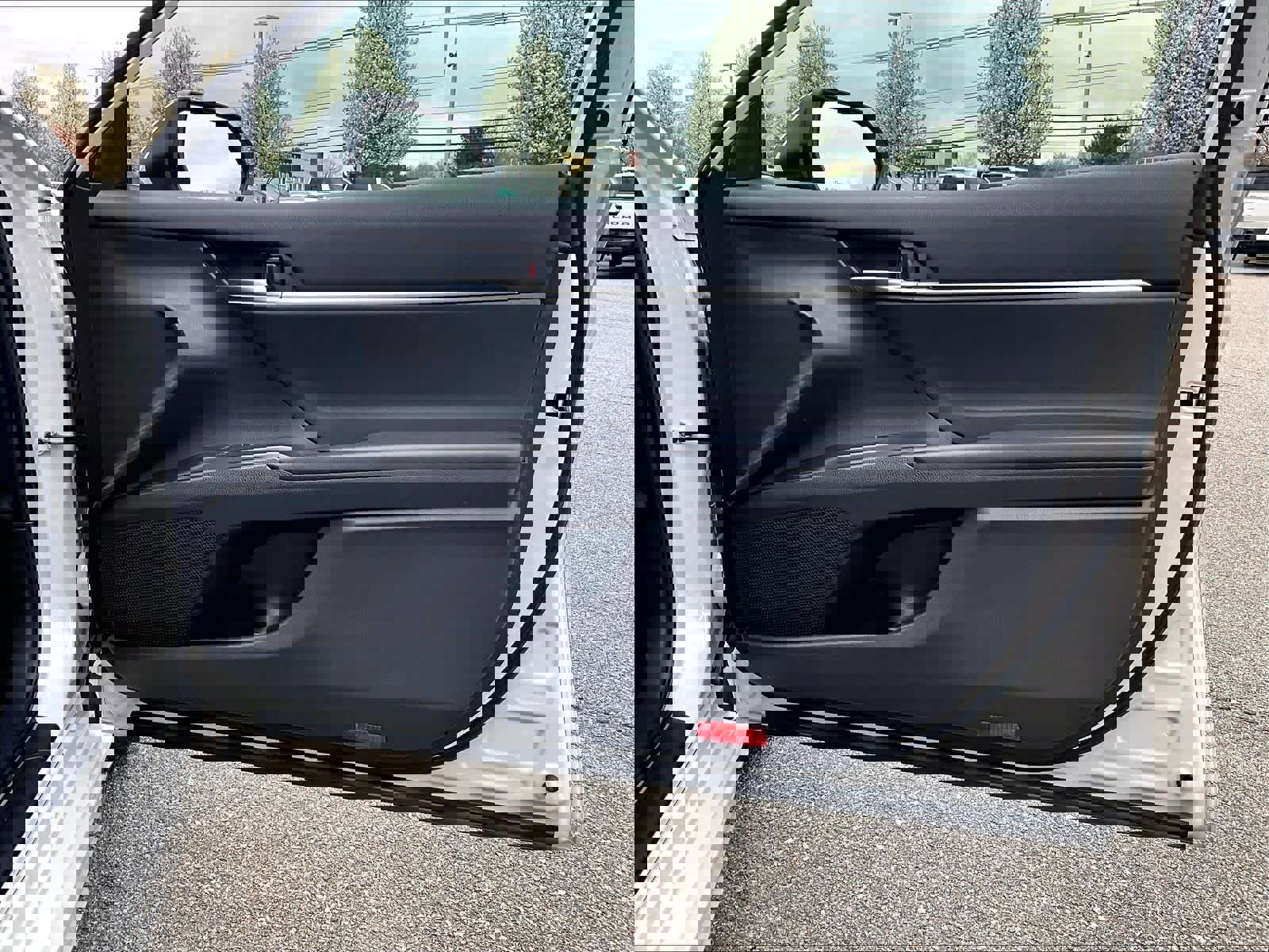 Used 2022 Toyota Camry SE w/ Carpet Mat Package (TMS) AWD/4WD image 12