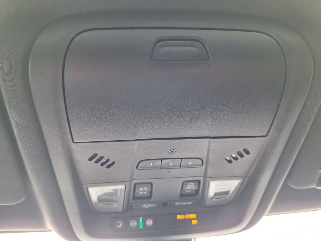 Used 2019 Chevrolet Blazer RS FWD image 18