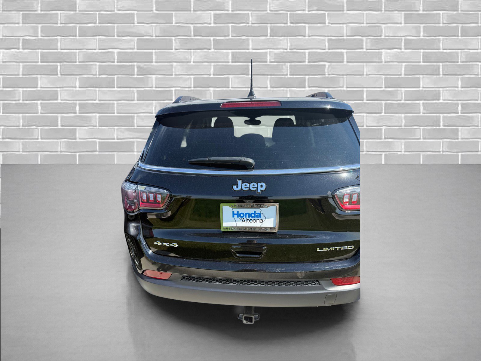 Used 2018 Jeep Compass Limited AWD/4WD image 4