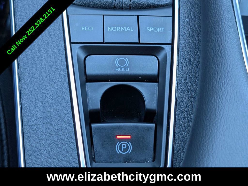 Used 2022 Toyota Avalon XLE image 29