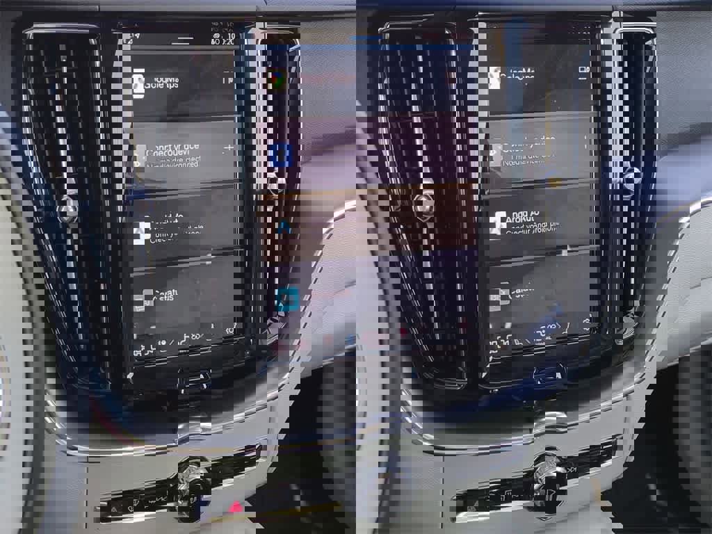 Used 2025 Volvo XC60 T8 Core w/ Protection Package Premier image 27