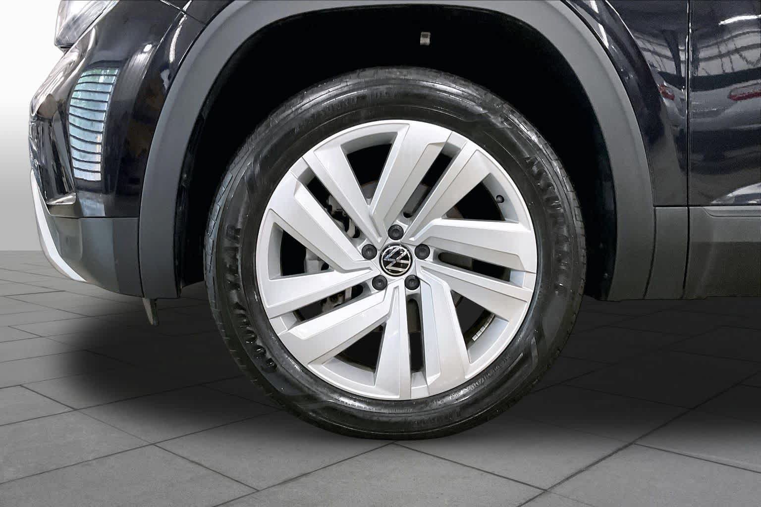 Used 2023 Volkswagen Atlas Cross Sport SE AWD/4WD image 11