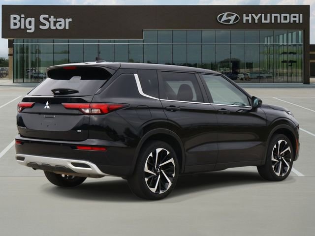 Used 2024 Mitsubishi Outlander SE Black Edition FWD image 4