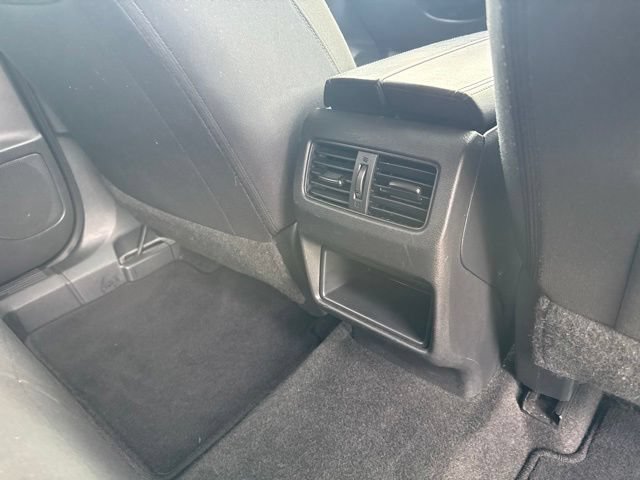 Used 2024 Nissan Rogue S AWD/4WD image 20