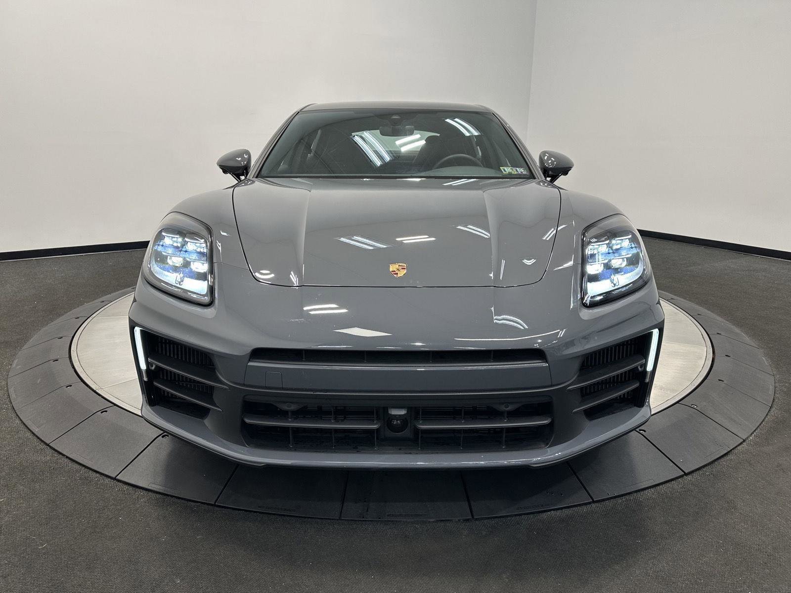 Used 2025 Porsche Panamera 4 image 10