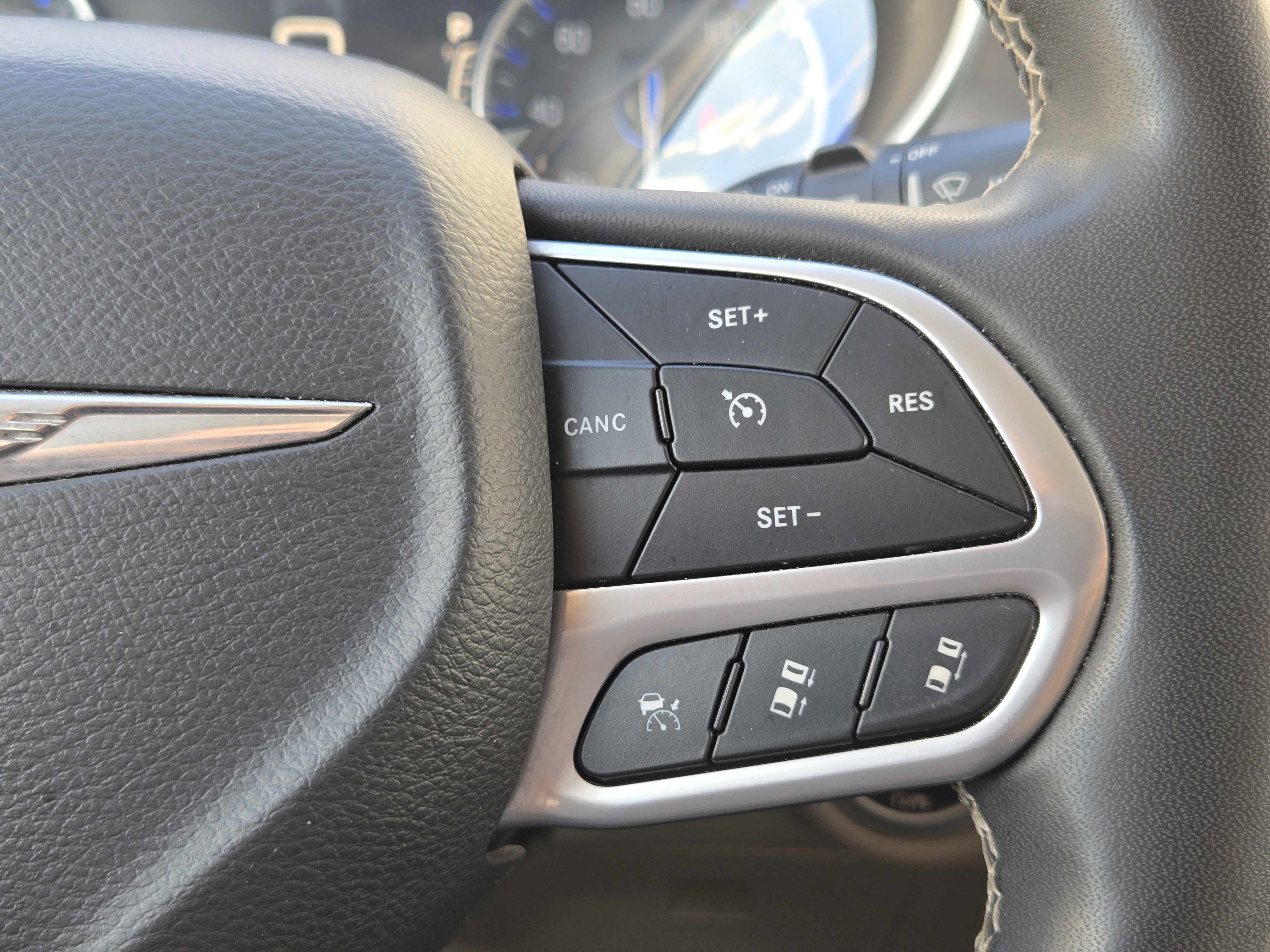 Used 2022 Chrysler Pacifica Touring-L FWD image 30