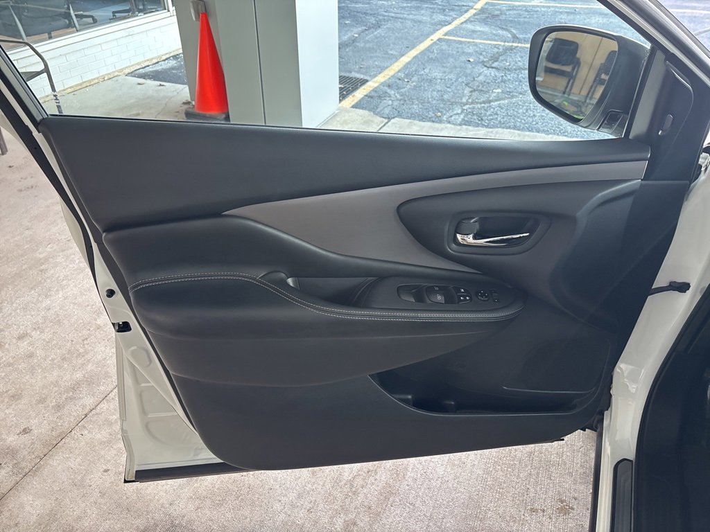 Used 2024 Nissan Murano SV image 6
