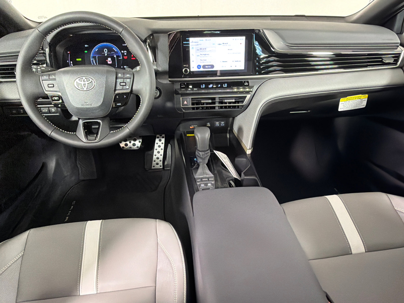 Used 2025 Toyota Camry SE FWD image 22