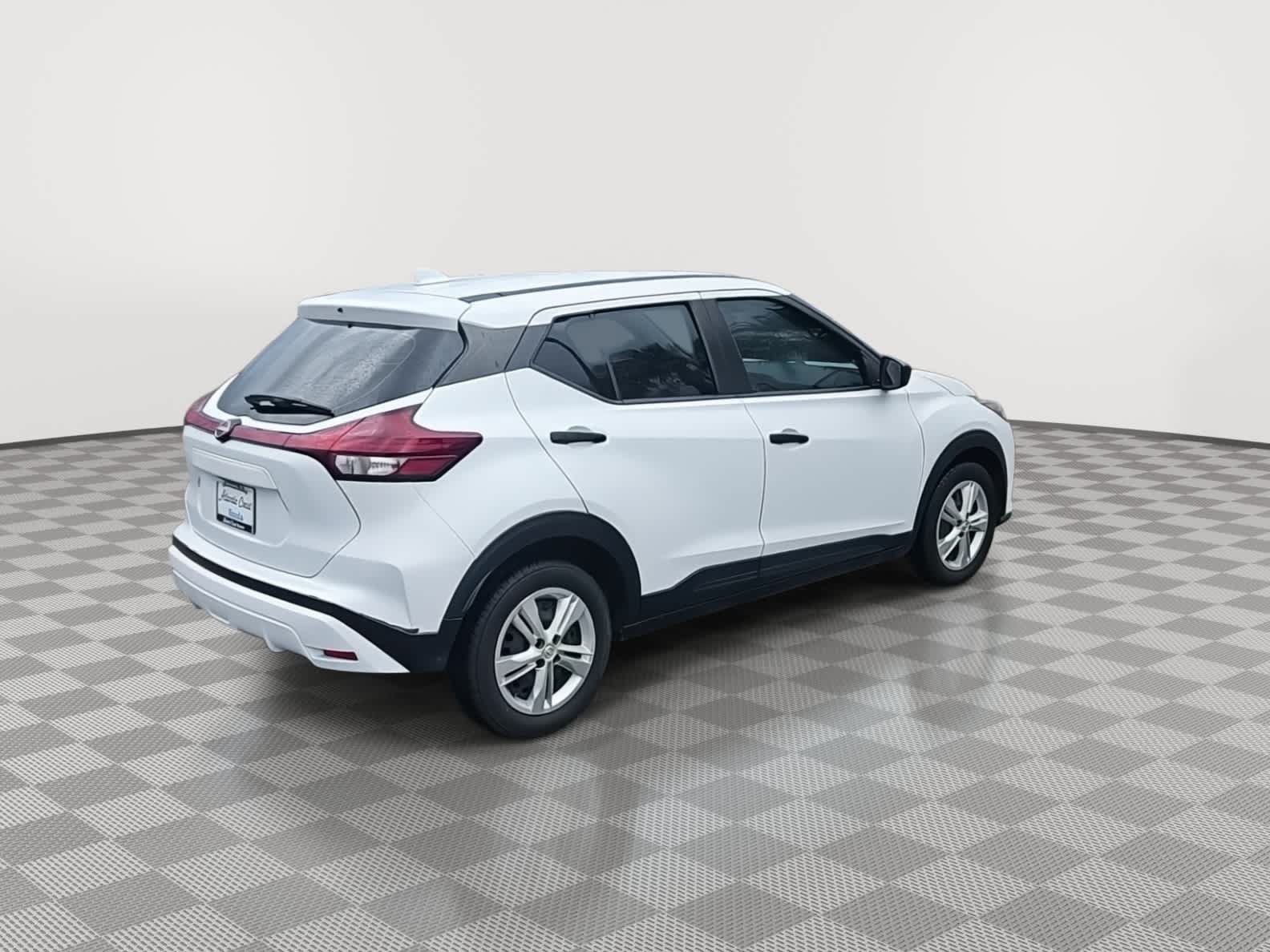 Used 2023 Nissan Kicks S FWD image 8