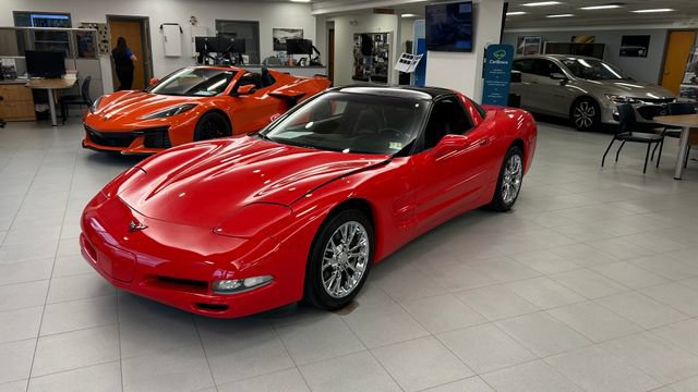 Used 1998 Chevrolet Corvette Coupe w/ Roof Pkg RWD image 7