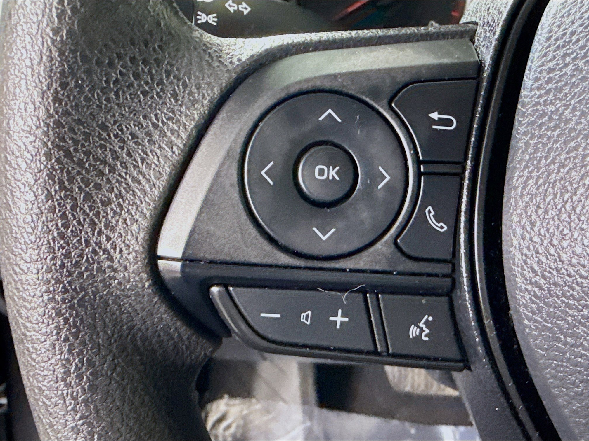 Used 2022 Toyota RAV4 XLE image 14