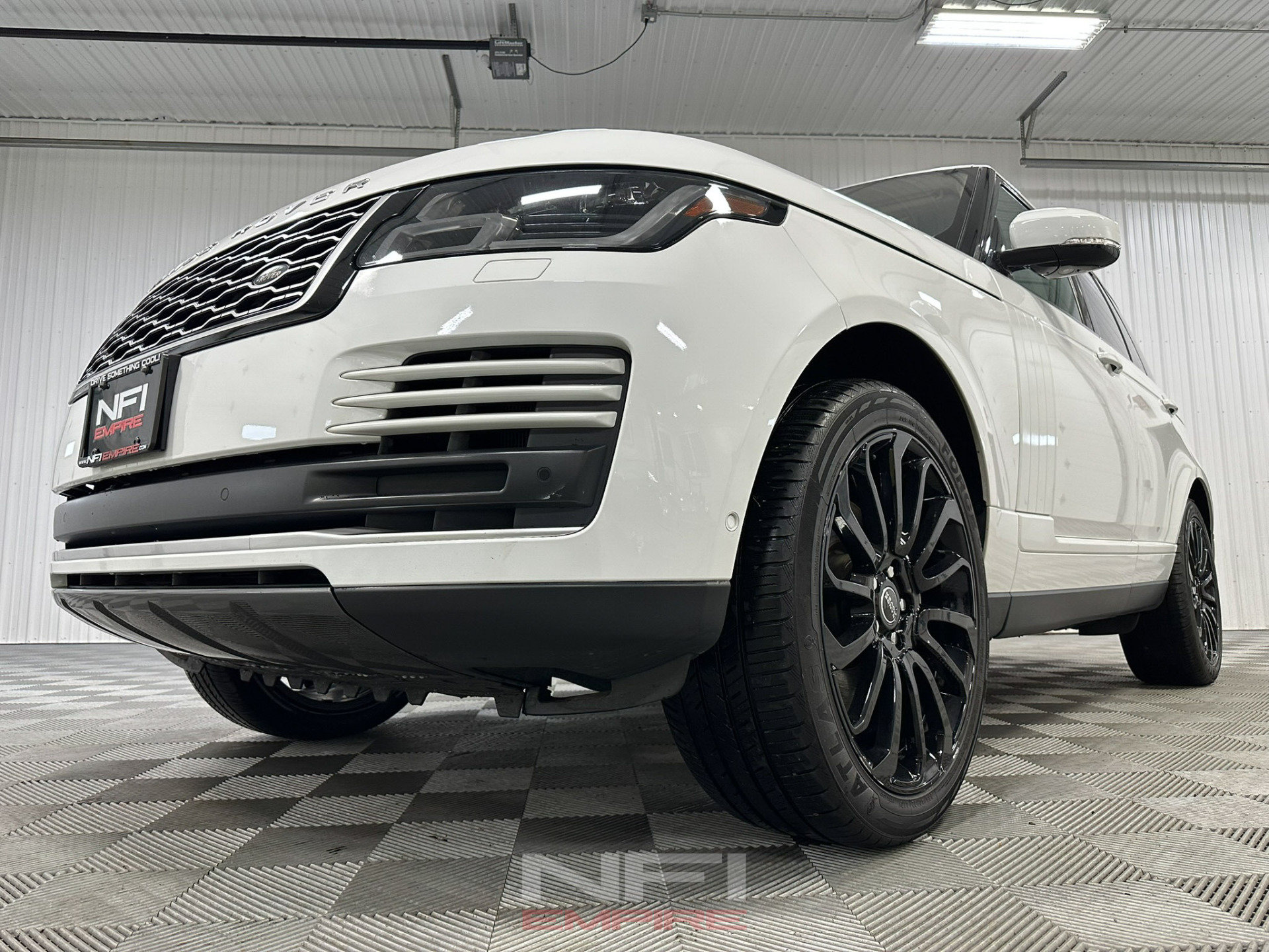Used 2018 Land Rover Range Rover Supercharged AWD/4WD image 13