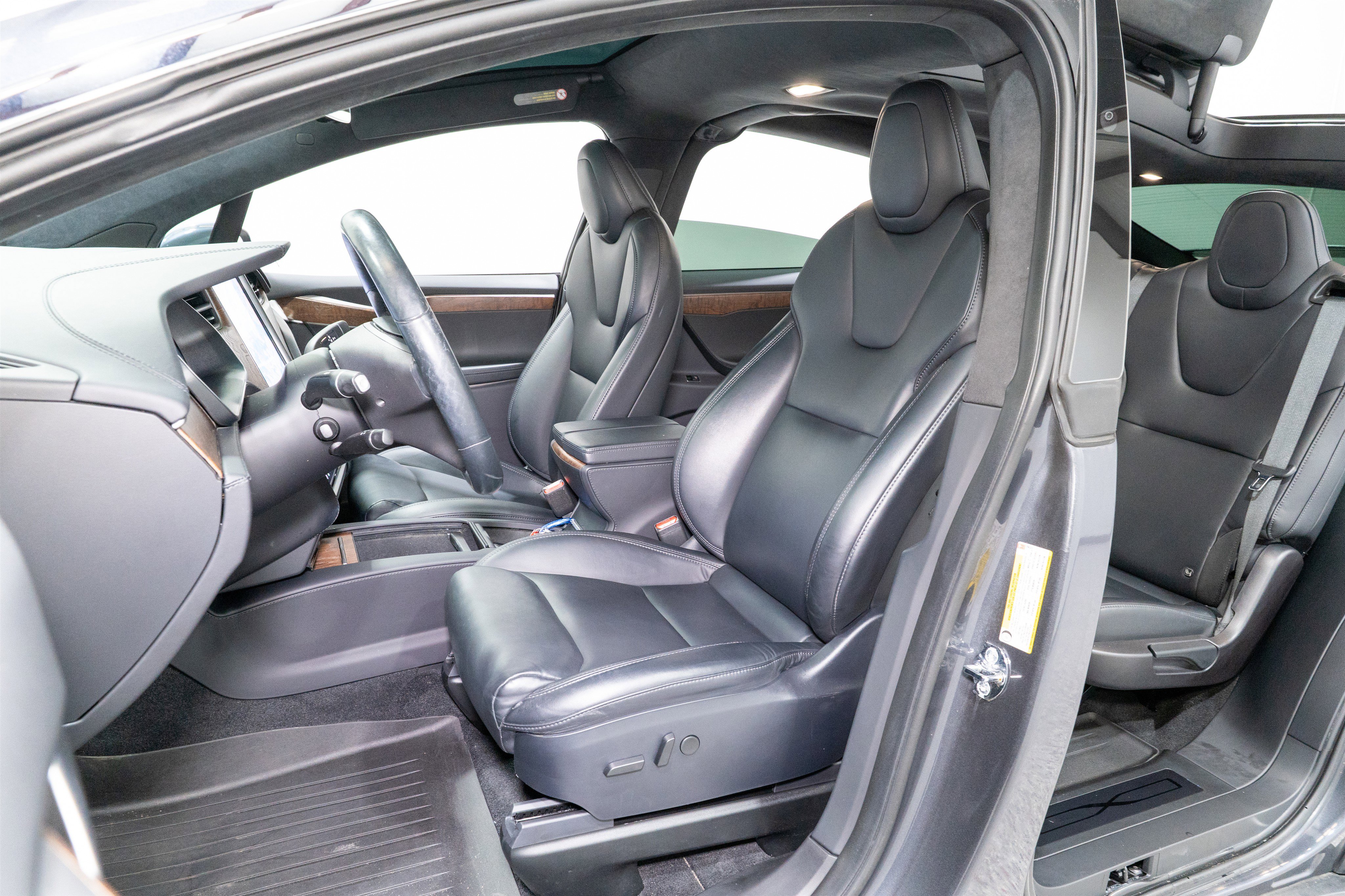 Used 2020 Tesla Model X Long Range image 15