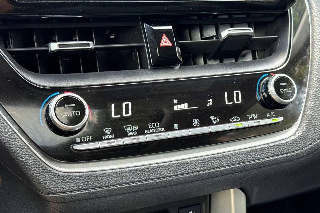Certified 2022 Toyota Corolla Cross XLE w/ Convenience Package FWD image 19